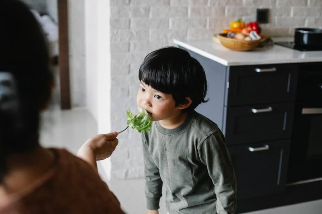 how to get kids to eat healthy food